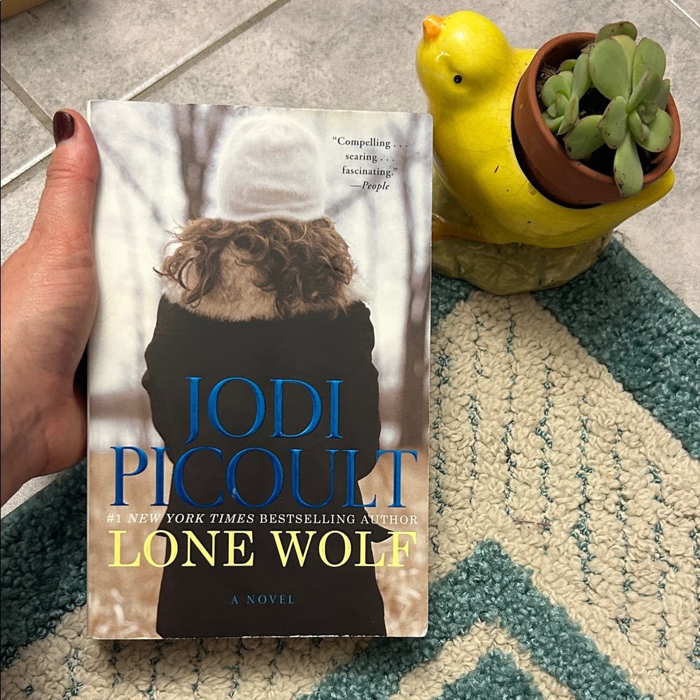 Lone Wolf by Jodi Picoult
